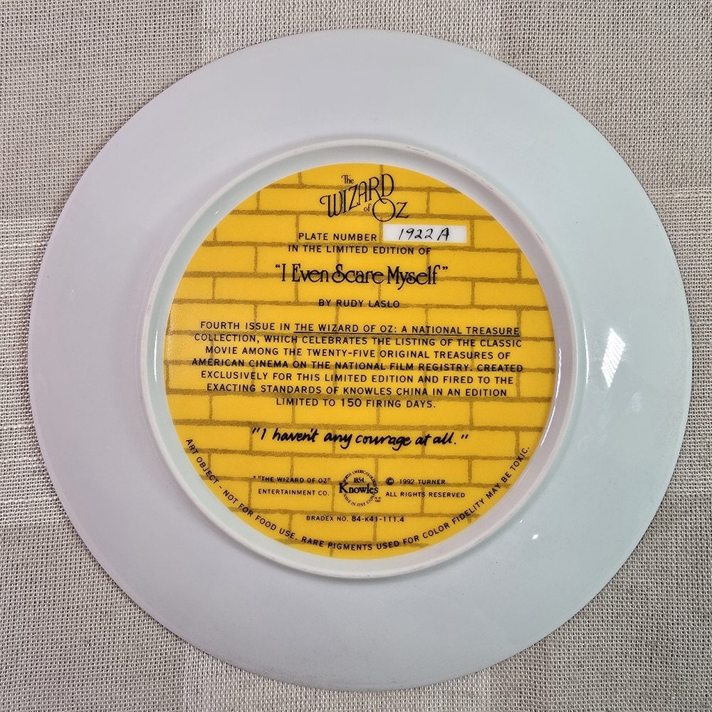 Wizard of Oz Collectible Plate "I Even Scare Myself" The Cowardly Lion - Picture 3 of 3